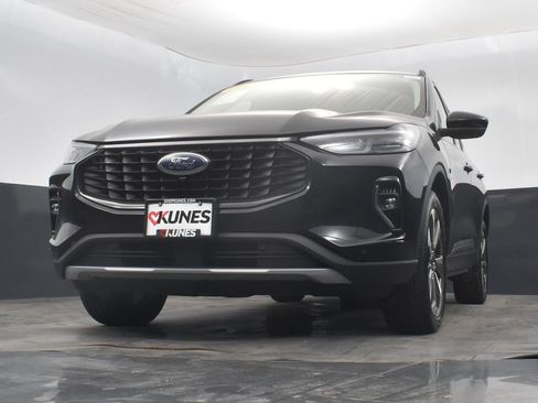 Used 2023 Ford Escape Platinum image 50