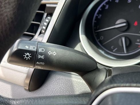 Used 2022 Toyota Camry LE FWD image 40