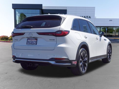 Used 2024 MAZDA CX-90 Plug-In Hybrid w/ Premium Pkg AWD/4WD image 4