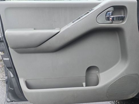 Used 2014 Nissan Frontier SV w/ SV Value Truck Package image 24