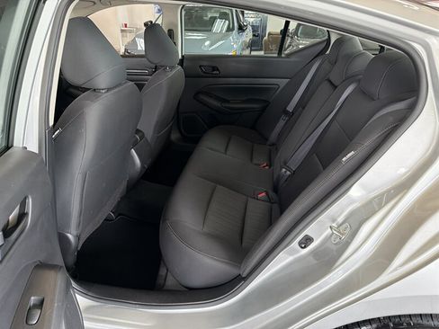 Used 2024 Nissan Altima 2.5 SV FWD image 13