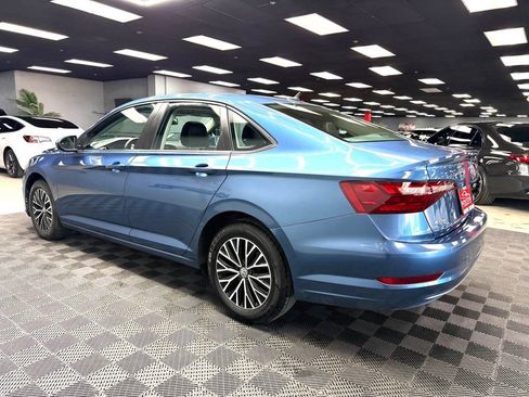 Used 2020 Volkswagen Jetta SE w/ SE Cold Weather Package FWD image 9