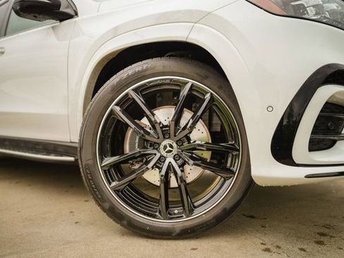 Certified 2025 Mercedes-Benz GLS 450 4MATIC image 2