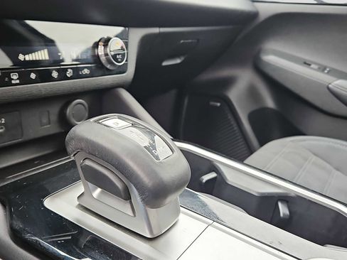 Used 2025 Mitsubishi Outlander SE image 20