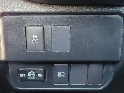 Used 2021 Toyota Tacoma SR w/ SR Convenience Package image 11