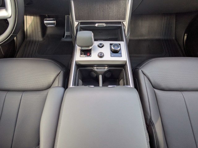 New 2027 Land Rover Range Rover Long Wheelbase SE AWD/4WD image 38