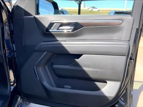 Used 2025 Chevrolet Tahoe LT image 22