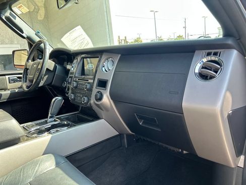 Used 2017 Ford Expedition Limited w/ Equipment Group 301A RWD image 16