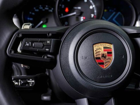 New 2026 Porsche Macan image 20