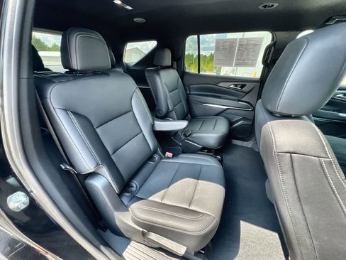 Used 2025 Chevrolet Traverse LT image 26