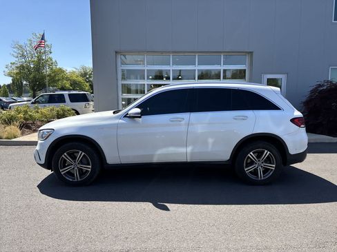 Used 2021 Mercedes-Benz GLC 300 4MATIC image 2