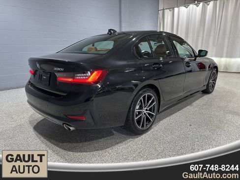 Certified 2022 BMW 330i xDrive 330i xDrive w/ Driving Assistance Package image 3