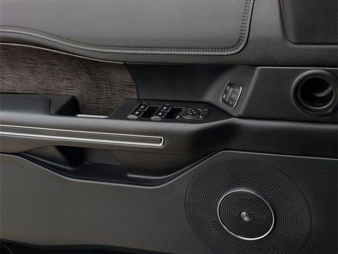 Used 2019 Ford Expedition Max Limited image 20