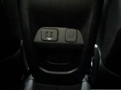 Certified 2022 GMC Canyon AT4 AWD/4WD image 16