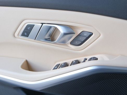 Used 2019 BMW 330i Sedan w/ Driving Assistance Package image 12