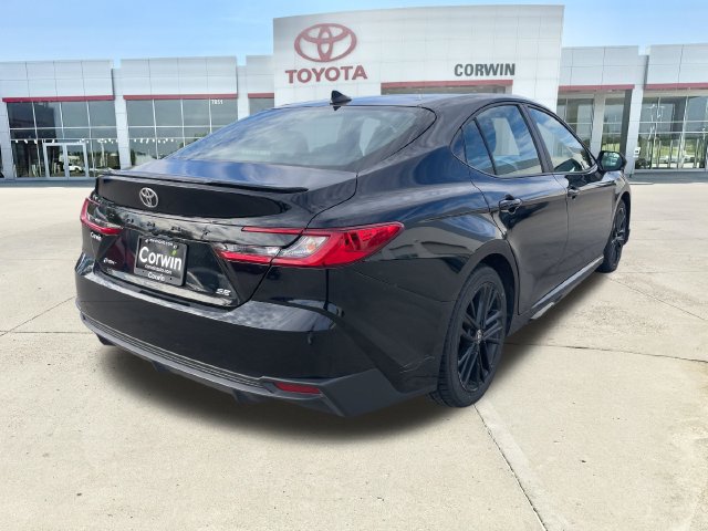 Used 2025 Toyota Camry SE FWD image 5