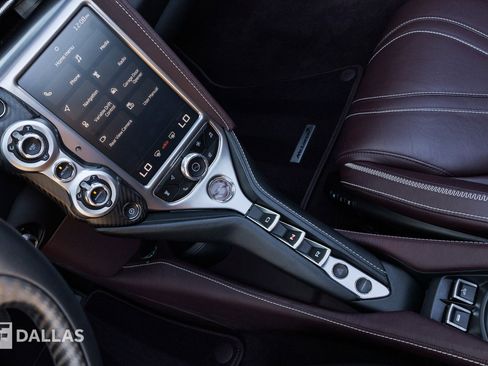 Used 2020 McLaren 720S Spider RWD image 30