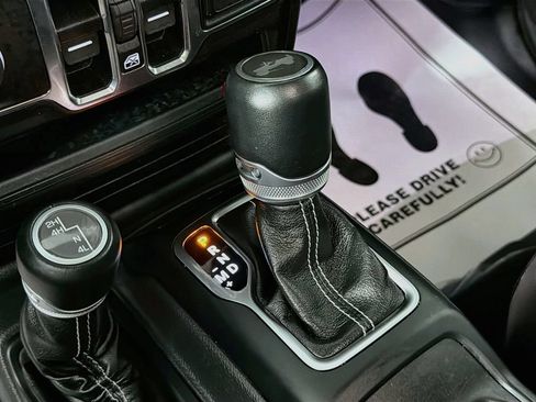 Used 2021 Jeep Wrangler Unlimited Sahara AWD/4WD image 16