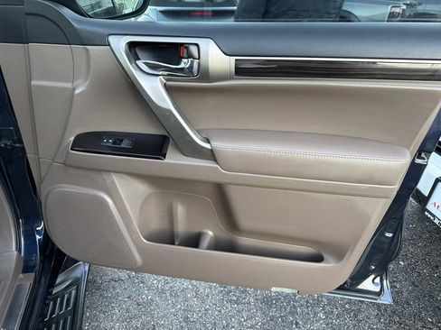 Used 2018 Lexus GX 460 image 19