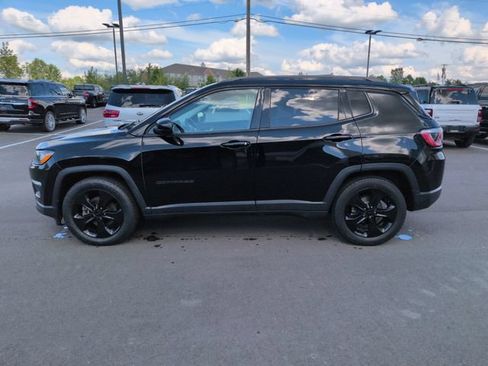 Used 2019 Jeep Compass Latitude FWD image 4