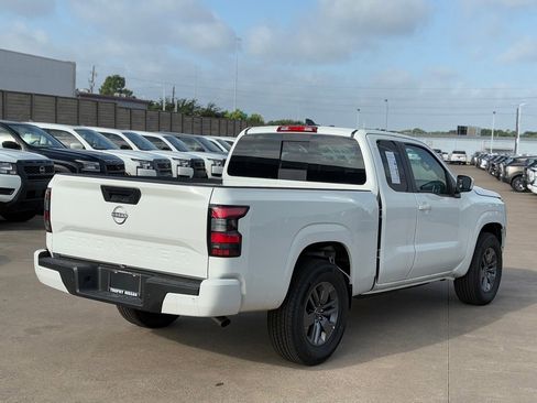 New 2025 Nissan Frontier SV image 6