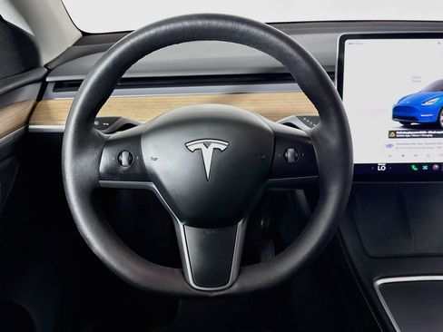 Used 2023 Tesla Model Y Long Range AWD/4WD image 25
