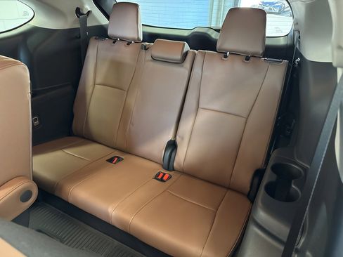 Certified 2025 Toyota Highlander Limited image 43