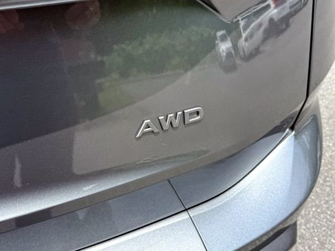 Used 2024 Nissan Rogue S AWD/4WD image 12