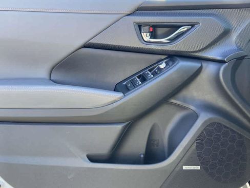 New 2025 Subaru Crosstrek 2.5i Limited w/ Popular Package #4A image 9