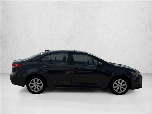 Used 2025 Toyota Corolla LE FWD image 4