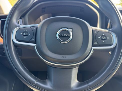 Used 2021 Volvo XC60 T5 Momentum w/ Advanced Package AWD/4WD image 9