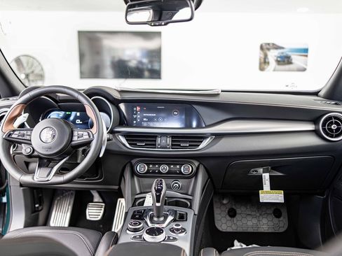 New 2025 Alfa Romeo Stelvio Sprint image 37
