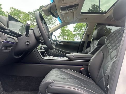 Certified 2026 Genesis GV80 3.5T Prestige AWD/4WD image 8