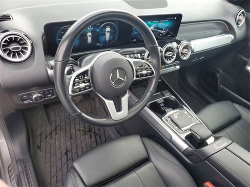 Used 2021 Mercedes-Benz GLB 250 4MATIC image 20