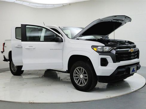 Used 2023 Chevrolet Colorado LT image 9