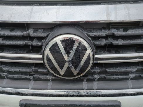 Used 2023 Volkswagen Jetta SE w/ Panoramic Sunroof Package image 10