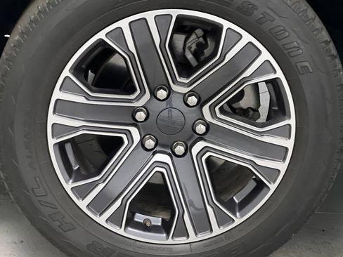 Used 2024 Jeep Wagoneer L Series II image 78