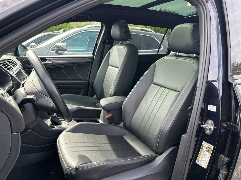 Used 2024 Volkswagen Tiguan SE R-Line FWD image 21