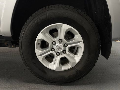 Used 2020 Toyota 4Runner SR5 Premium w/ Moonroof Package AWD/4WD image 7