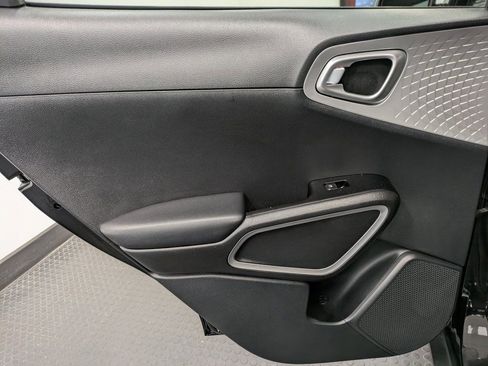 Used 2020 Kia Soul LX image 23