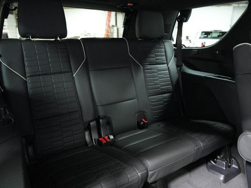 Used 2025 Cadillac Escalade Sport Platinum AWD/4WD image 21