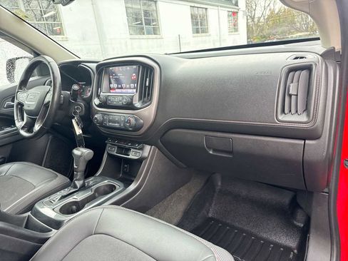 Used 2016 GMC Canyon SLE w/ All Terrain Package image 14