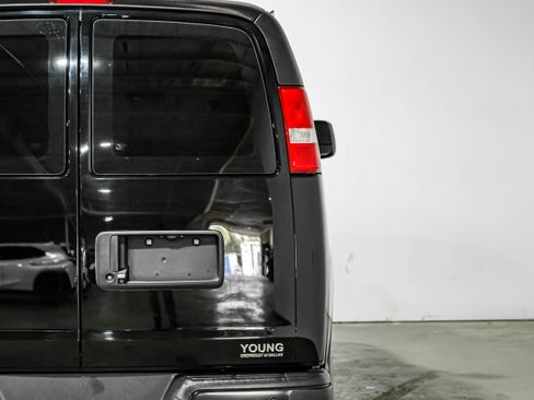 Used 2019 Chevrolet Express 2500 w/ Driver Convenience Package image 26