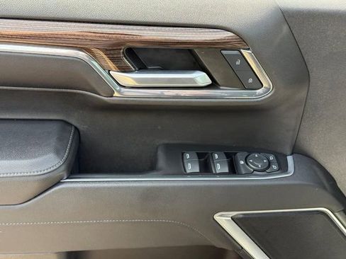 Used 2023 Chevrolet Silverado 1500 LT w/ Z71 Off-Road Package AWD/4WD image 15