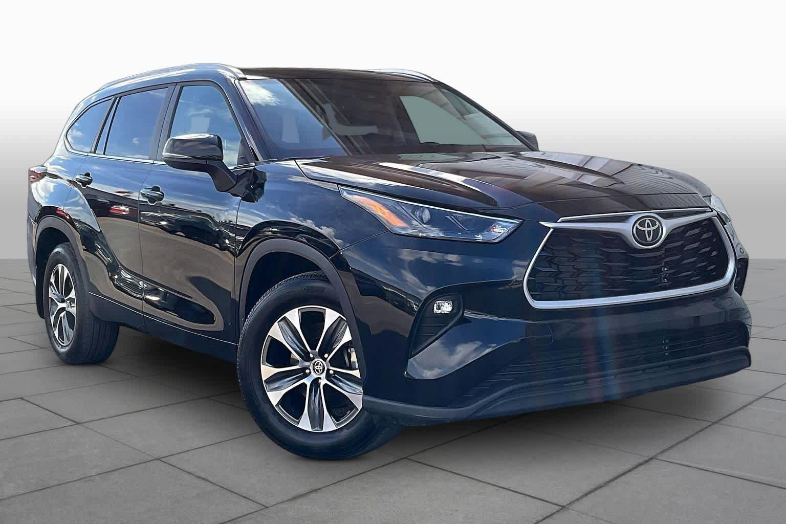 Used 2026 Toyota Highlander XLE AWD/4WD image 3