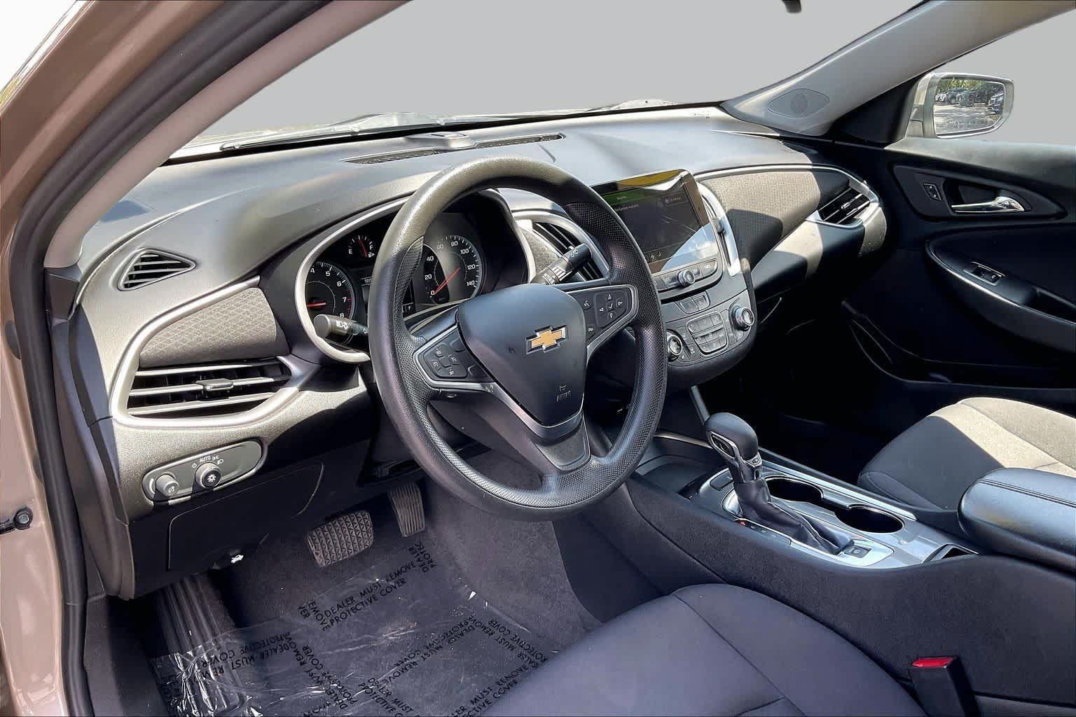 Used 2022 Chevrolet Malibu LT FWD image 14