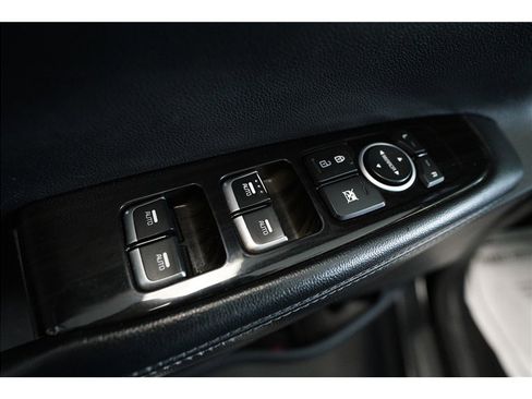 Used 2019 Kia Sorento FWD image 17