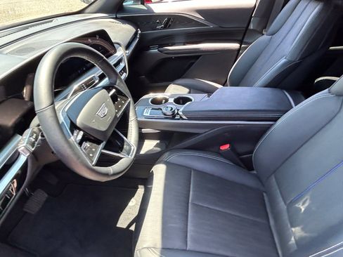 Used 2024 Cadillac Lyriq Sport RWD image 10