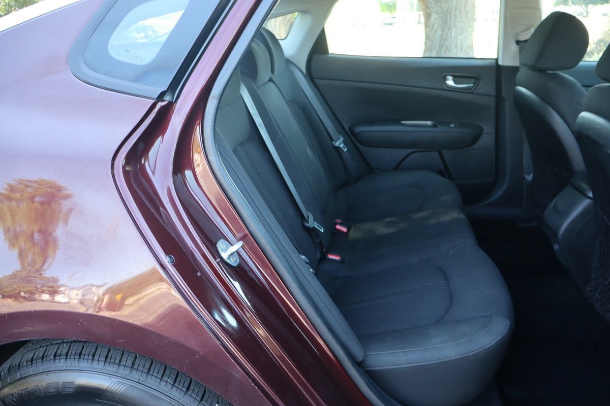 Used 2020 Kia Optima LX FWD image 19