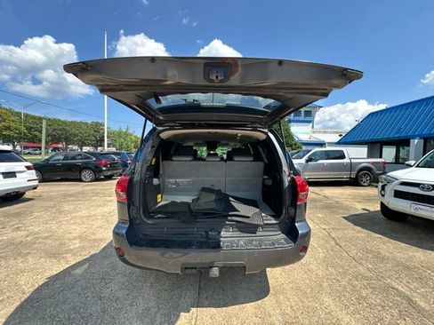 Used 2010 Toyota Sequoia Limited AWD/4WD image 28
